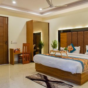 Hotel Yash Palace Near Igi Airport